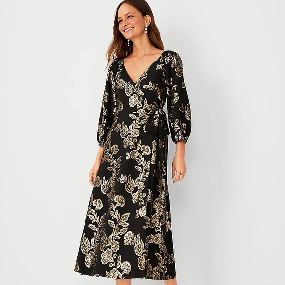 Ann Taylor Shimmer Clip Wrap Flare Dress - NWT - Size 0 - Picture 3 of 3